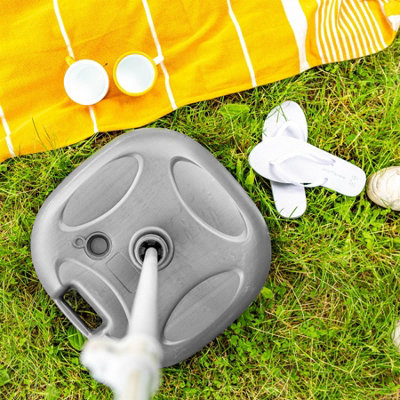 Harbour Housewares - Metal Beach Parasol & Base Set - 1.74 x 1.93m - Grey/Grey - 5