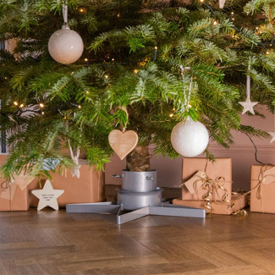Harbour Housewares - Metal Star Christmas Tree Stand - Silver - 5
