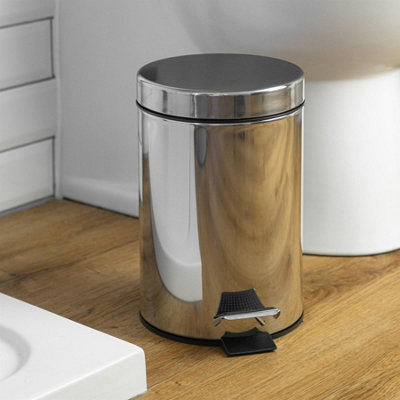 Harbour Housewares - Round Bathroom Pedal Bin - 3 Litre - Chrome - 5
