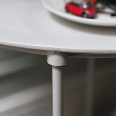 Harbour Housewares Round Steel Tray Tables - Matt White - Pack of 2