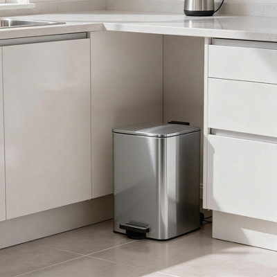 Harbour Housewares Square Stainless Steel Kitchen Pedal Bin - 20L - Brushed
