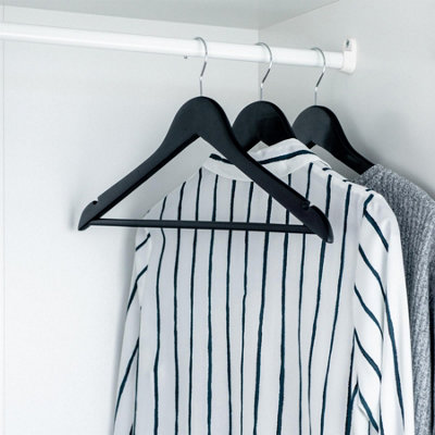 Harbour Housewares Wooden Coat Hangers - Black - Pack of 20 - 5