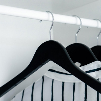 Harbour Housewares Wooden Coat Hangers - Black - Pack of 20 - 6
