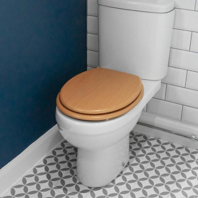 Harbour Housewares - Wooden Soft Close Toilet Seats - Beech - Pack of 2 - 5
