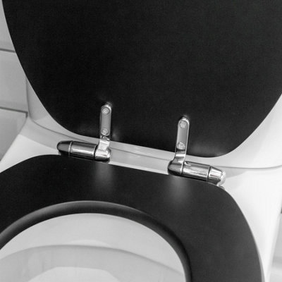 Harbour Housewares - Wooden Soft Close Toilet Seats - Black - Pack of 2 - 7
