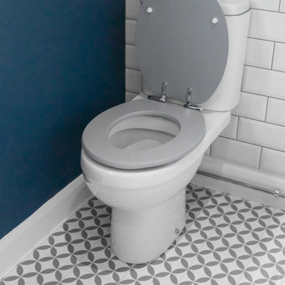 Harbour Housewares - Wooden Soft Close Toilet Seats - Grey - Pack of 2 - 6