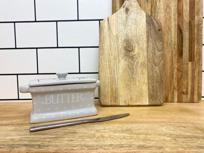 Geko Heart Design Butter Dish - Grey Ceramic, Glazed, Traditional Butter Keeper, 18.5x11x10.5cm