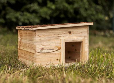Hedgehog House and Hibernation Shelter Durable Wooden Predator Proof Outdoor Habitat Feeding Station and Home