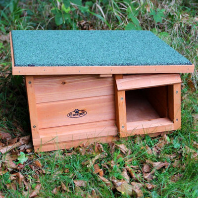 Hedgehog House/Hibernation Shelter Wood Predator Proof Feeding Station