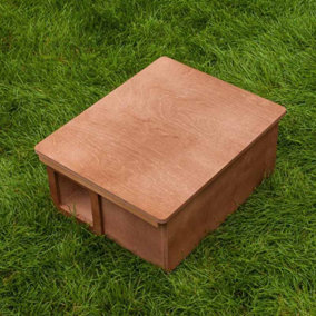 Hedgehog Nest Box - Plywood - L47 x W38 x H22 cm