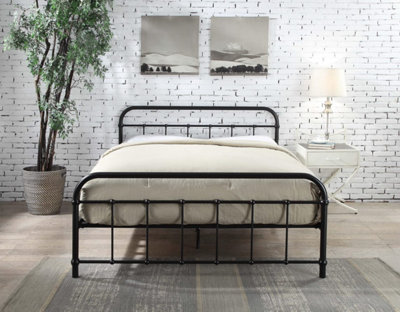 Henley Black Victorian Style Metal Double Bed Frame 4ft6 DIY at B&Q