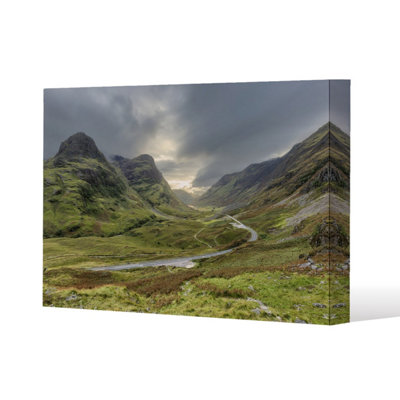 Highlands (Canvas Print) / 77 x 51 x 4cm