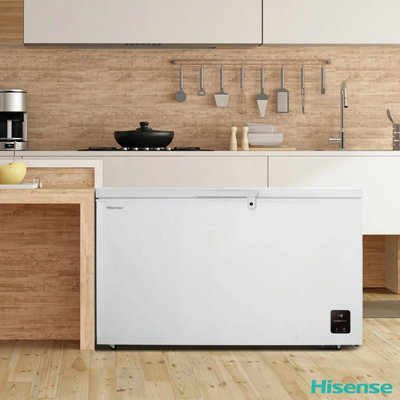 Hisense FC571D4AWLYE 440L Chest Freezer Winter Guard Garage Safe E Rated Large Capacity Freestanding White Freezer