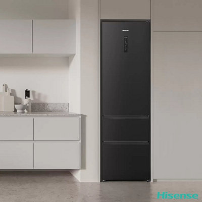 Hisense RM469N4AFDUK - Black Fridge Freezer - 368L - D Energy Rating