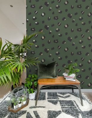 Holden Decor Large Leopard Spot Green Animal Print Smooth Wallpaper