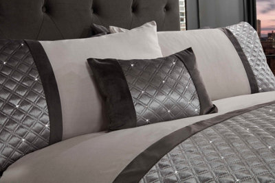 Hollywood Duvet Set by Rapport