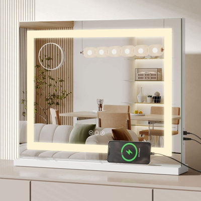 Light up makeup 2025 mirror wall mounted