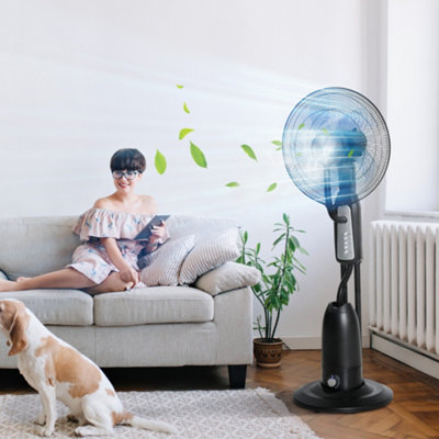 HOMCOM 18" Pedestal Fan with Water Mist Spray Standing Fan, 2.8L Tank Black