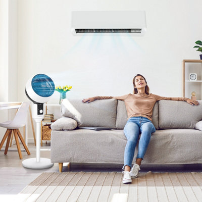 HOMCOM 32 Air Circulator Fan 3 Speed, 70 degree Oscillation 90 degree Vertical Tilt, Round Base, Carry Handle, Black and White