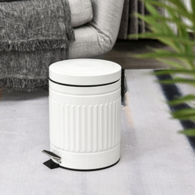 HOMCOM 5L Steel Waste Trash Can Pedal Rubbish Garbage Storage Bucket, White