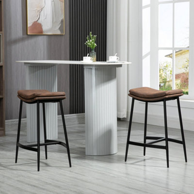 HOMCOM Breakfast Bar Stools Set of 2 Upholstered Barstools w Curved Seat Brown