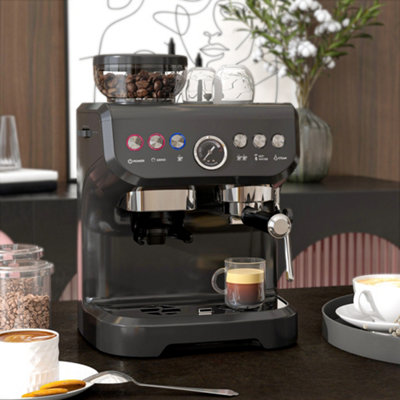 HOMCOM Espresso Machine, Bean Grinder & Steam Wand, 15 Bar Pressure, Black