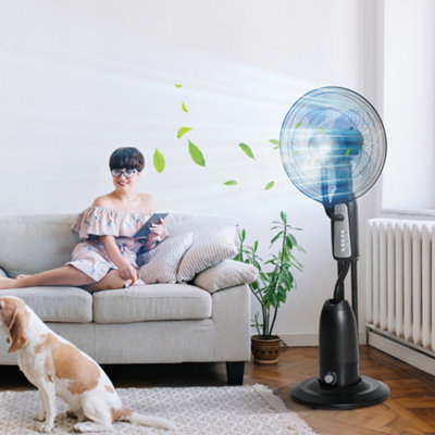 HOMCOM Pedestal Fan with Water Mist Spray, Standing Fan, Humidifying Misting Fan with 3 Speeds, 2.8L Water Tank, Black