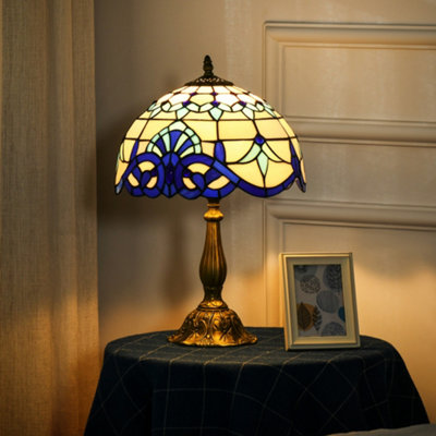 HOMCOM Stained Glass Table Lamp, Handmade Antique Bedside Lamp for Bedroom