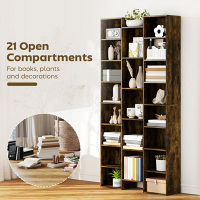 HOMCOM Tall Bookshelf with 21 Compartments and 10 Adjustable Shelves, Brown