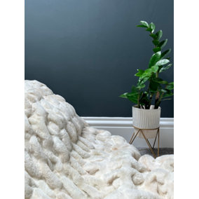 Home Curtains Aspen Faux Fur Super Soft Throw/Blanket 130x150cm Cream