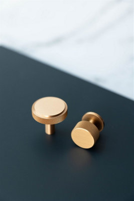 Home Luxe Co Alnwick Brass Round Knob/Flute