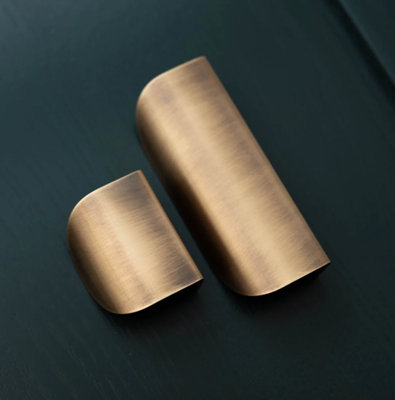 Home Luxe Co Durham Curved Antique Brass Handle 60mm