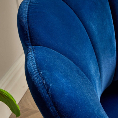 Blue deals scallop chair