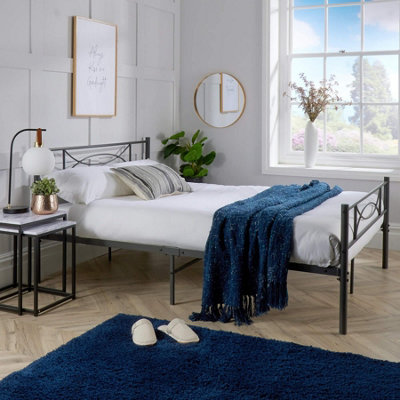 Double size store metal bed