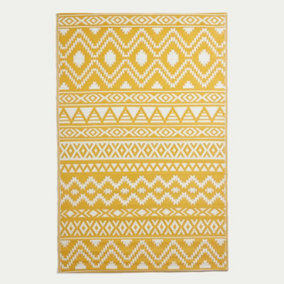 Homescapes Anna Aztec Yellow & White Outdoor Rug, 150 x 240 cm