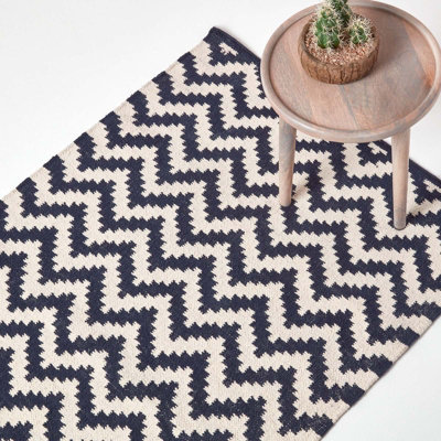 Homescapes Casablanca Handwoven Zig Zag Pattern Dark Blue and White 100% Cotton Kilim Rug, 90 x 150 cm