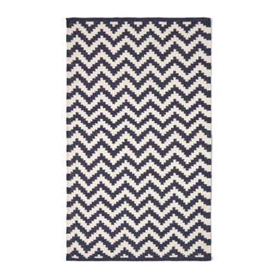 Homescapes Casablanca Handwoven Zig Zag Pattern Dark Blue and White 100 ...