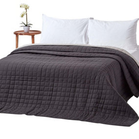 Homescapes Cotton Quilted Reversible Bedspread Black & Grey, 150 x 200 cm