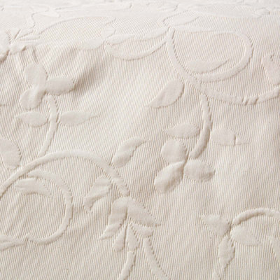 Homescapes Cream Cotton Rich Floral Metelassé Pattern Bedspread, Double