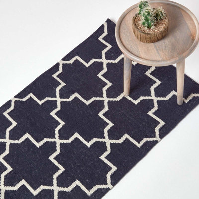 Homescapes Edmonton Navy Blue and White 100% Cotton Geometric Pattern KIlim Rug, 66 x 200 cm