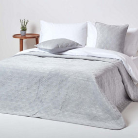 Homescapes Luxury Grey Quilted Velvet Bedspread Geometric Pattern 'Eternity Ring' Throw, 200 x 200 cm