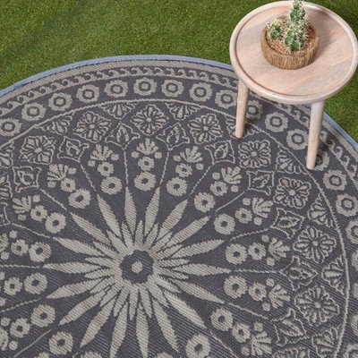 Homescapes Luxury Mandala Black Round Reversible Waterproof Outdoor Rug, 170 cm