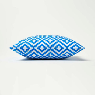 Homescapes Luxury Outdoor Cushions 2 Set, Waterproof Filled Cushions, Soft-Touch, Blue Geometric, for Garden and Indoors, 45x45 cm