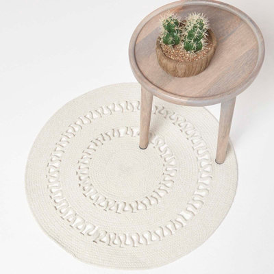 HOMESCAPES NATURAL CROCHET BRAIDED RUG 90CM ROUND