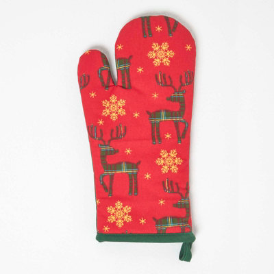 Homescapes Red Reindeer Christmas Oven Glove DIY at B&Q