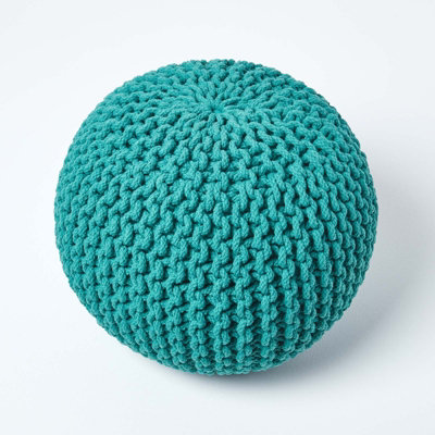 Knitted store round pouf