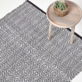 Homescapes Trance Black and White Diamond Pattern Recycle Fibre Rug, 160 x 230 cm