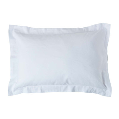 Homescapes White Linen Oxford Pillowcase, King DIY at B&Q