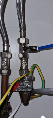 Hommix (1/4"PF x 1/2" BSP) Feed In Valve Male & Female Push Fit (Quick Connect) - 6