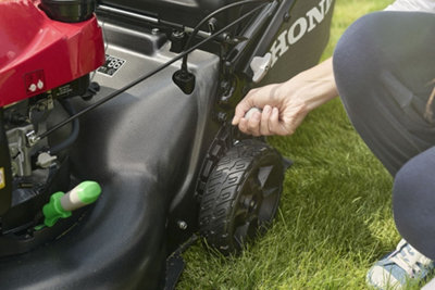 Honda all wheel drive push mower discount